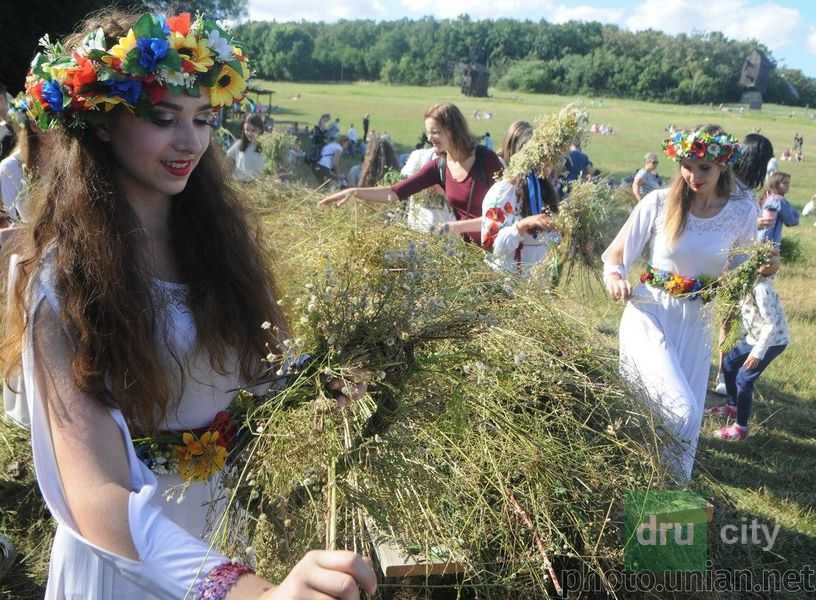 Праздник Ивана Купала в Дружковке: место встречи изменить нельзя