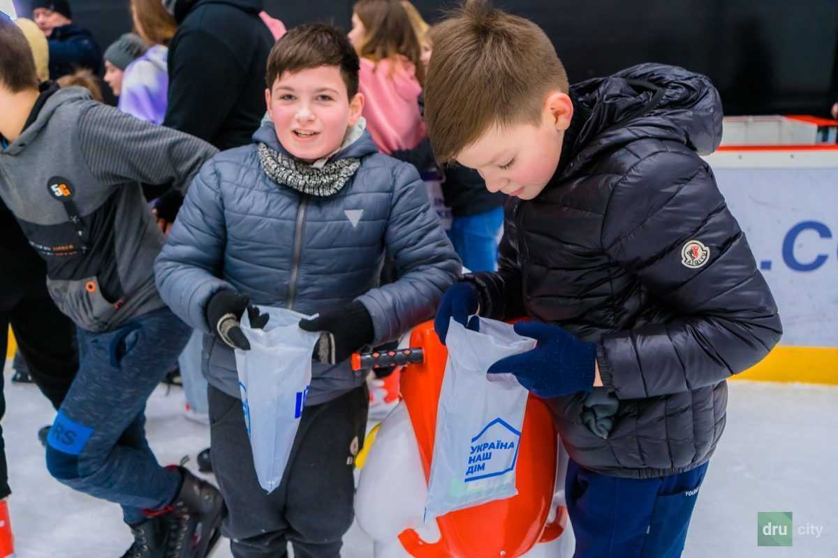 «Все на лед!»: стартовал масштабный бесплатный проект для оздоровления детей Донецкой области