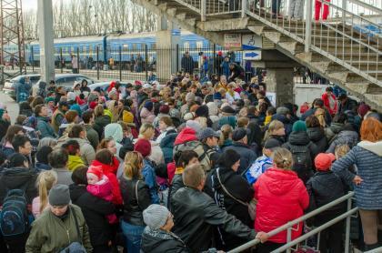 1100 жителей Донбасса эвакуировано на запад Украины