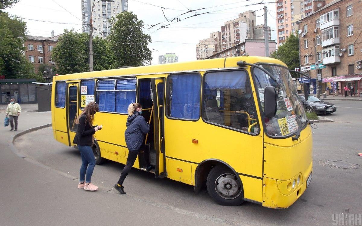 Автобуси можуть не вийти на маршрут через дефіцит пального