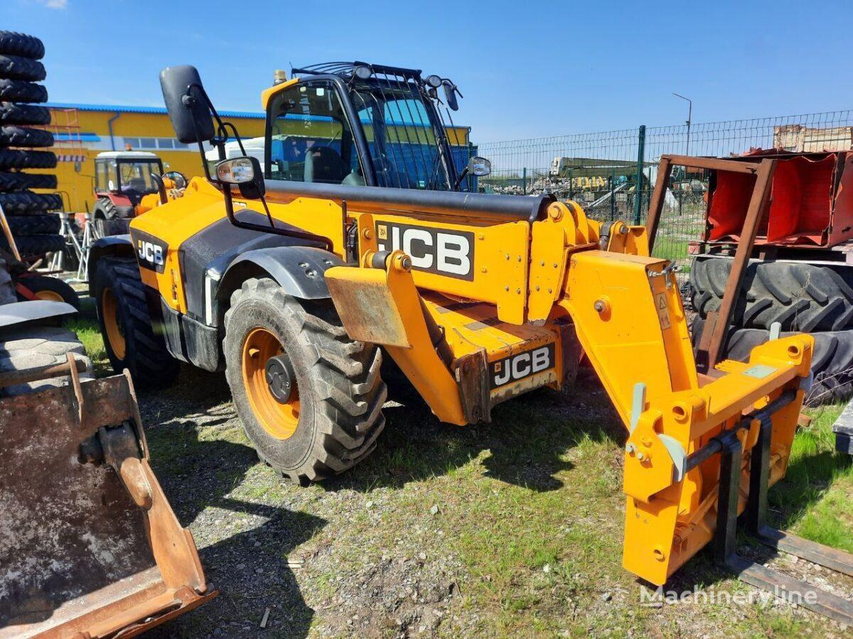 Чем полезен JCB погрузчик на стройплощадке