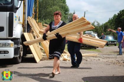 49 родин отримали будівельні матеріали