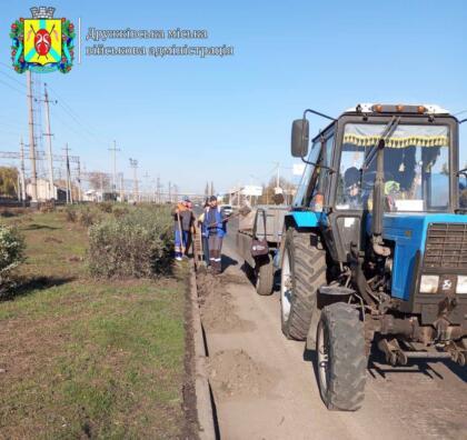 У Дружківці чистять зливові стоки