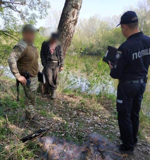 In Druzhkovka, an administrative protocol for catching fish with a net was compiled for a man