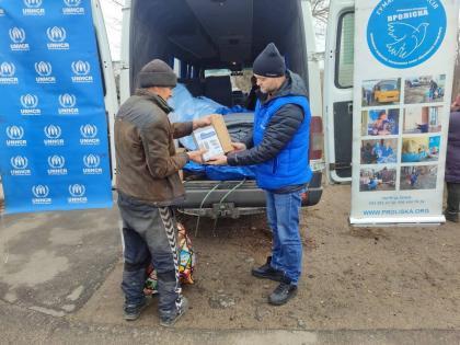 Волонтери надають допомогу постраждалим від обстрілів