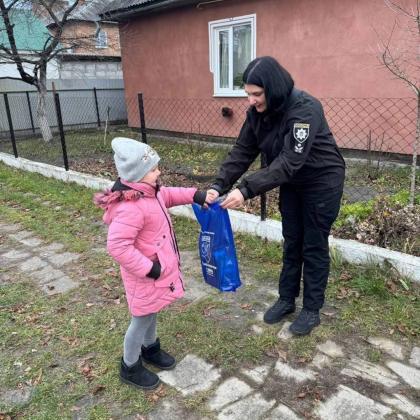 Поліціянти привітали діток із Днем Святого Миколая!