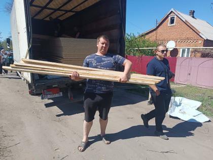 Вчора мешканці сіл Торське та Райське отримали будівельні набори