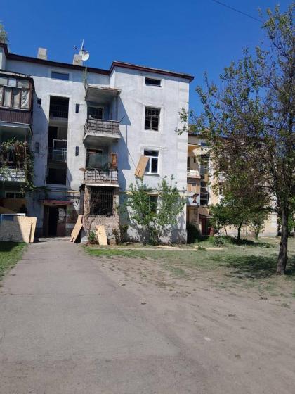 3 людини поранені внаслідок удару по Дружківці