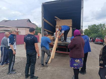 Постраждалі мешканці Олексієво-Дружківки отримали будматеріали