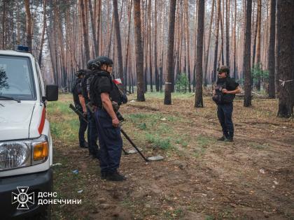 Піротехніки ДСНС очищують території від вибухонебезпечних предметів