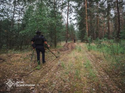 Піротехніки ДСНС очищують території від вибухонебезпечних предметів