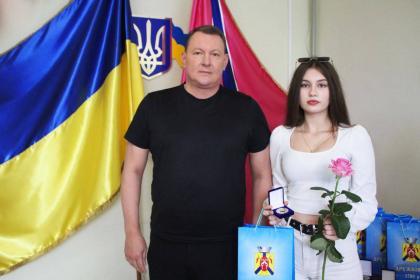 Випускників Дружківки привітали із закінченням школи
