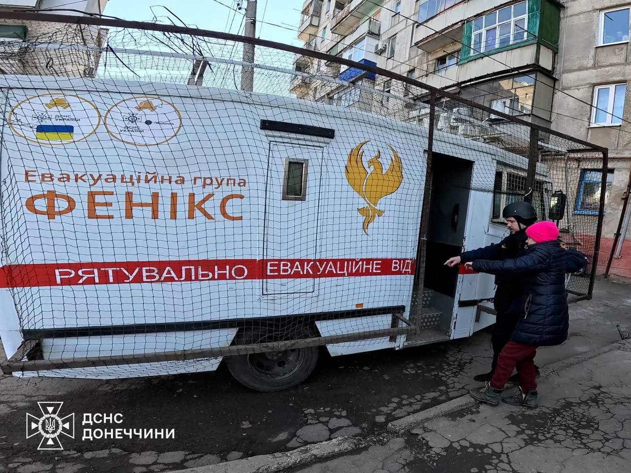 Рятувальники щоденно евакуюють громадян